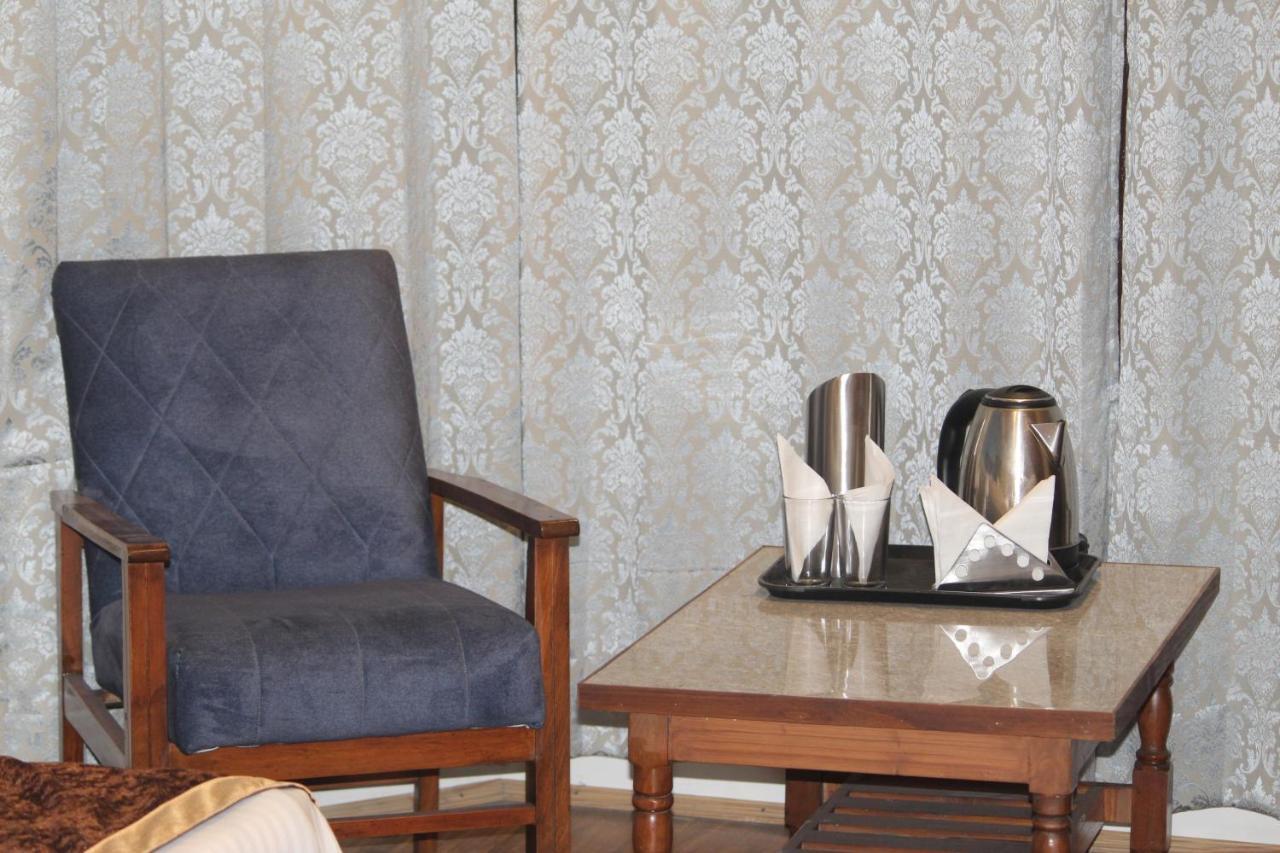 Hotel Link Way-A Riverside Hotel Manali  Exterior photo