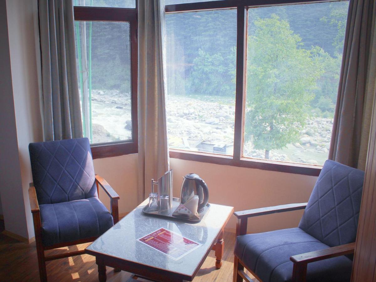 Hotel Link Way-A Riverside Hotel Manali  Room photo